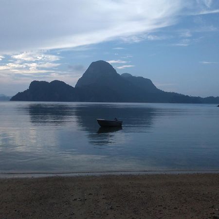 Garden Bay Beach Resort El Nido Bagian luar foto